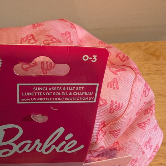 Kids Sunglasses & Hat Setb - Picture 2 of 3